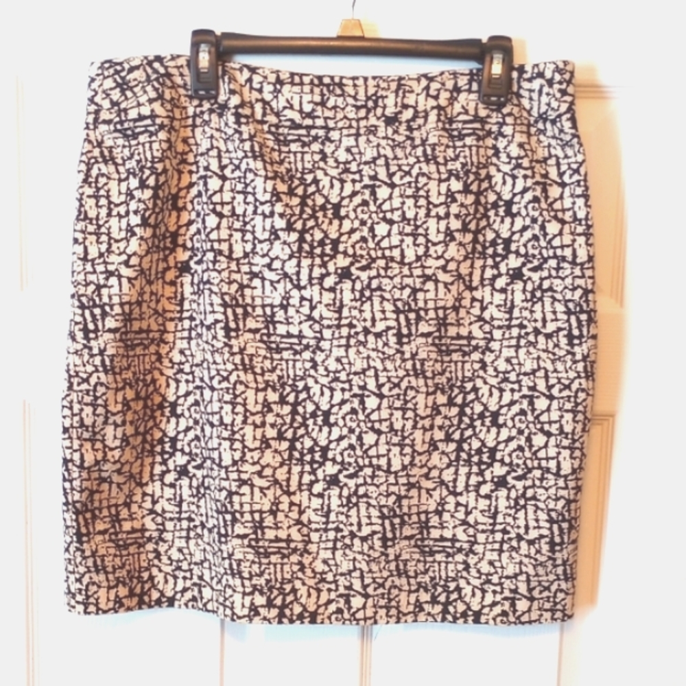 Cream and black print skirt. Size 14